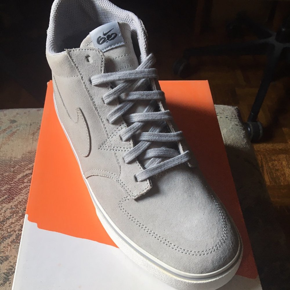 NWT Nike Air Braata 6.0 Mens skate style sneaker Size 9.5